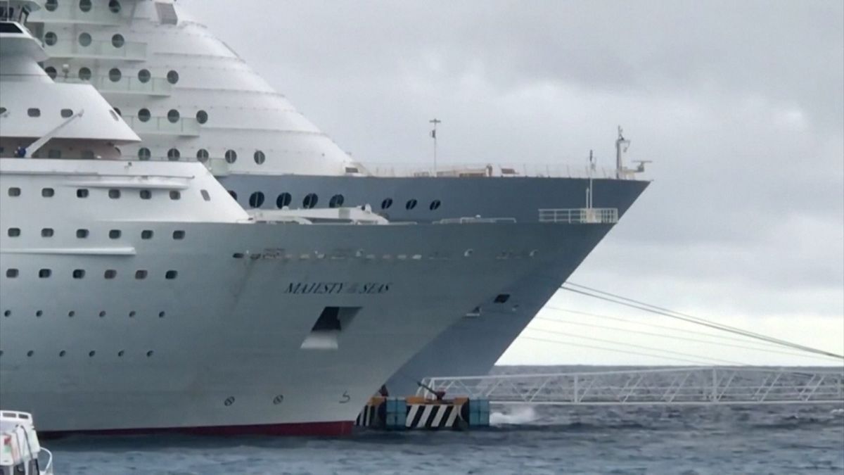 V Karibiku do sebe narazily dvě obří lodě s turisty